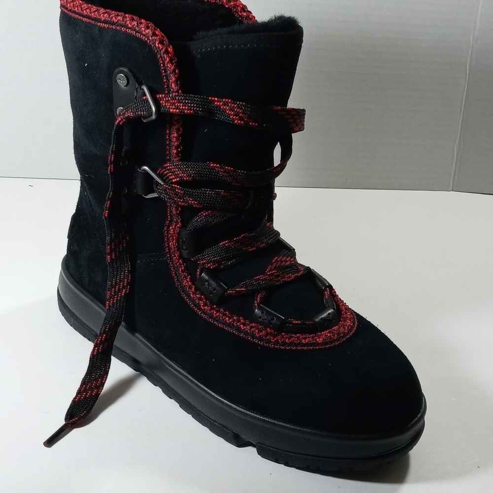 Boot - Picture 5 of 9
